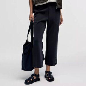 NWT lululemon Softstreme High-Rise Straight-Leg Cropped Pant